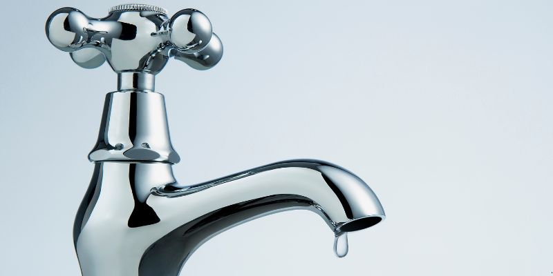 Como Consertar Torneira Pingando em Macaé: 4 Passos e Dicas torneira pingando